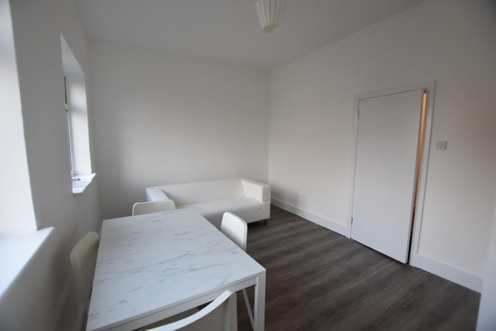 Uxbridge Road, Shepherds Bush, London, W12 0NR