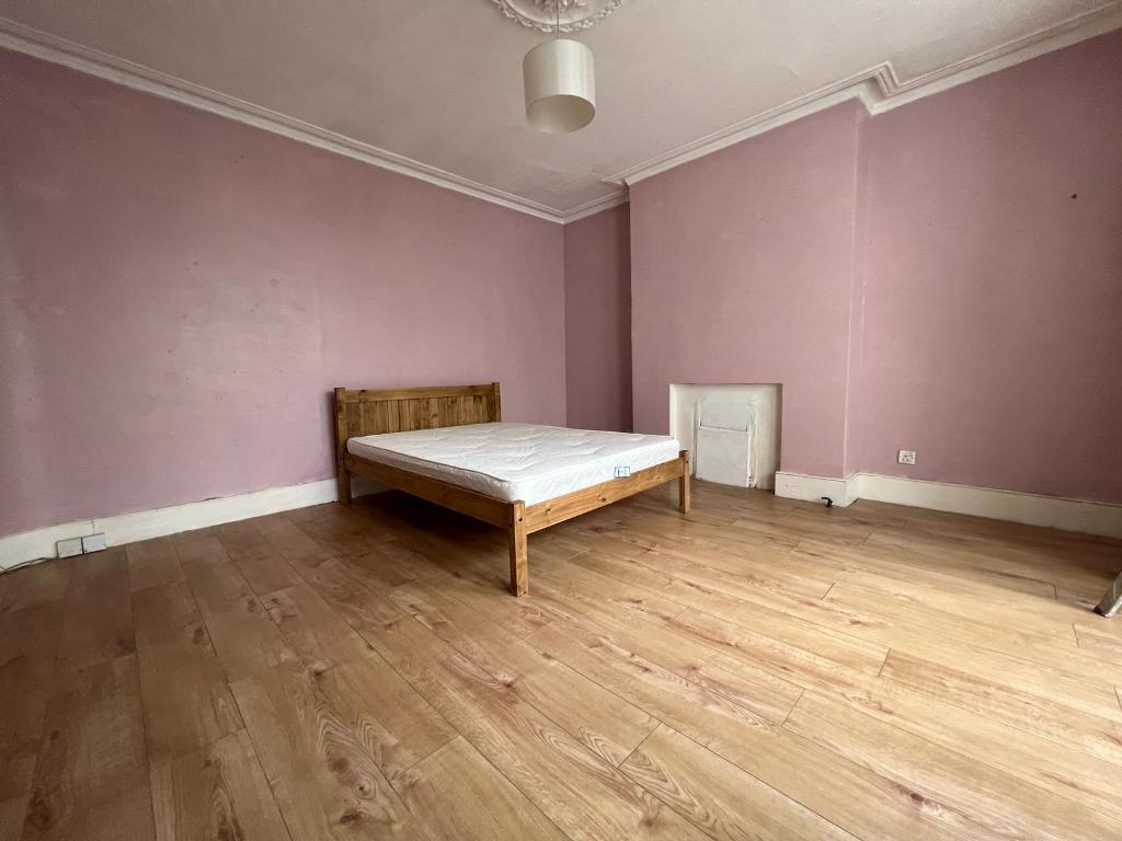 Brackenbury Gardens, Shepherds Bush, London, W6 0BP