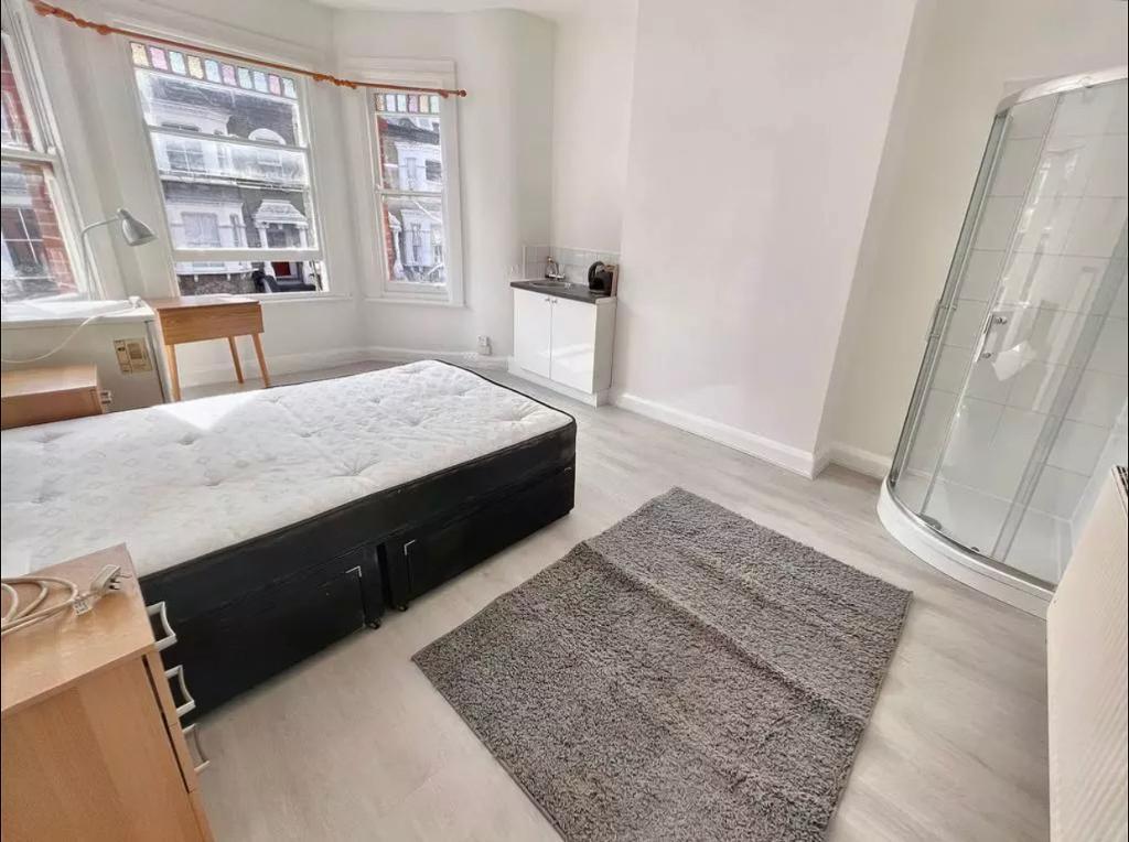 Lime Grove, Shepherds Bush, London, W12 8EE