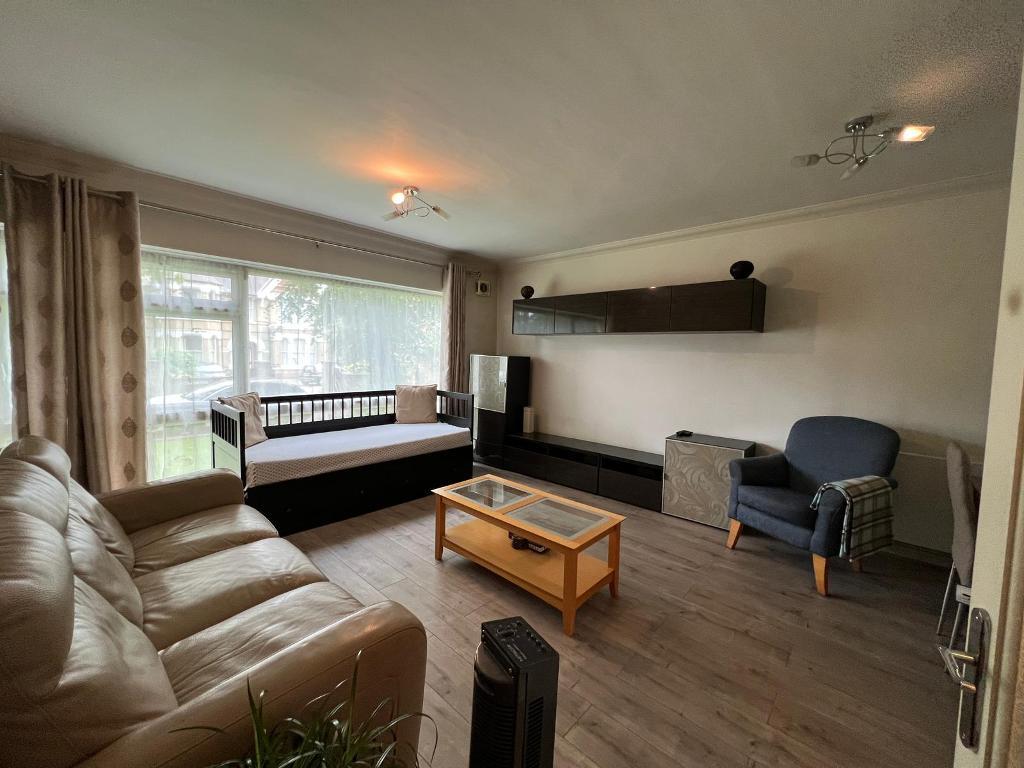 Carlton Road, Ealing, London, W5 2AQ