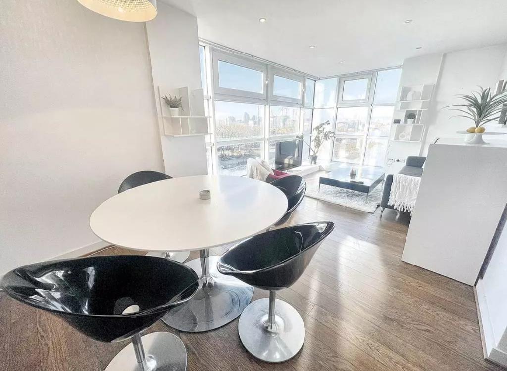 North Side Wandsworth Common, Wandsworth, London, SW18 2PW