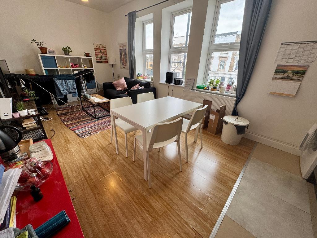 The Vale, Uxbridge Road, Acton, London, W3 7SB