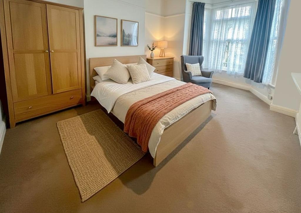 Devonport Road, Shepherds Bush, London, W12 8NU